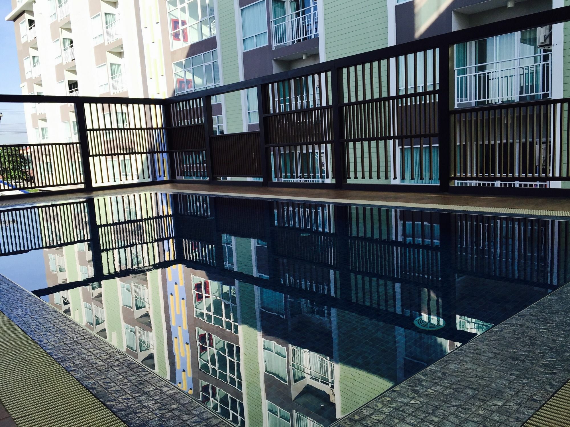 Aparthotel Modernbright Laemchabang Landkreis Landkreis Bang Lamung Exterior foto